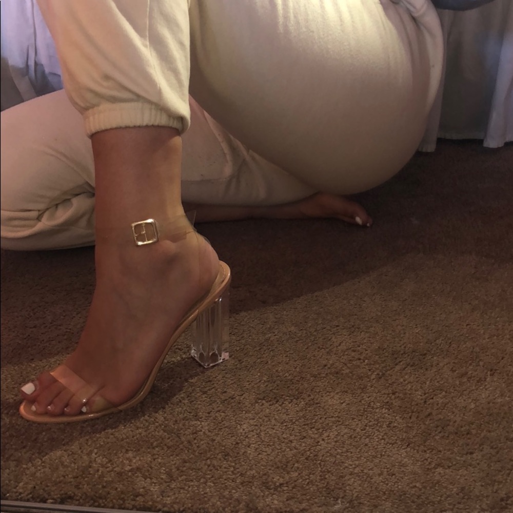Clear Strap Heels 🤩